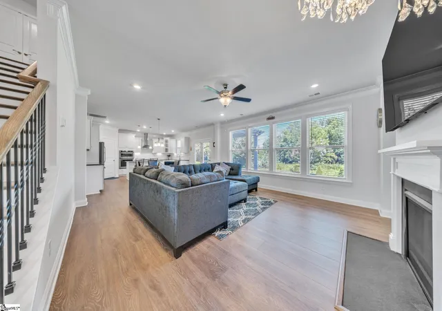 Photo 3 of Single family home for sale at 8 Belterra Dr, Simpsonville, SC 29681 | MLS# 1597380 | Listing updated on 2026-09-25