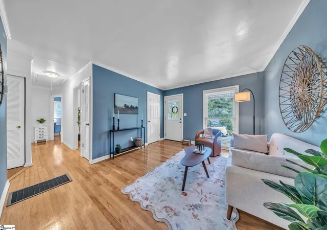 Photo 2 of Sale Pending at 119 W Montclair Ave, Greenville, SC 29609 | MLS# 1600140 | Listing updated on 2026-09-29