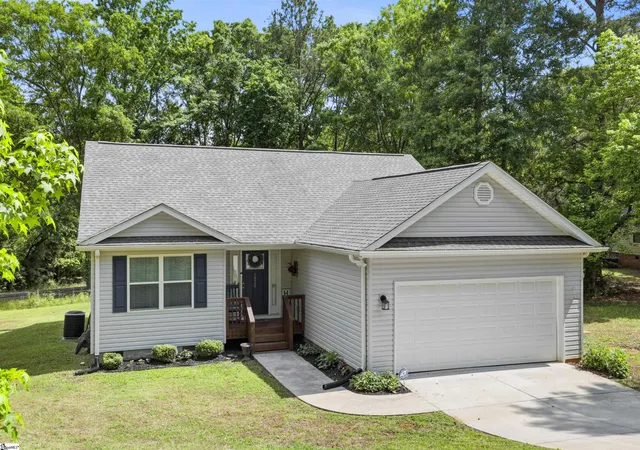 Photo 3 of Sale Pending at 1020 Scott Rd, Anderson, SC 29621 | MLS# 1591468 | Listing updated on 2026-08-25