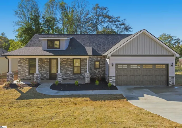 1st image of 201 Tubbs Mountain Rd, Travelers Rest, SC 29690 | MLS# 1599085