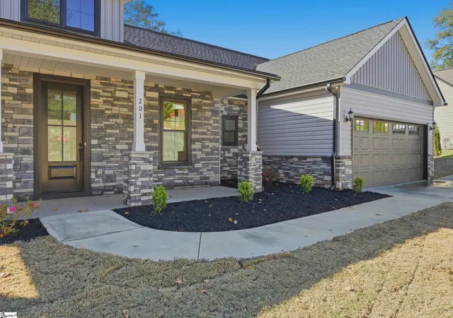 4th image of 201 Tubbs Mountain Rd, Travelers Rest, SC 29690 | MLS# 1599085