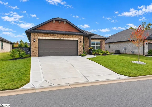 Photo 1 of Single family home for sale at 108 Red Holw Rd, Simpsonville, SC 29681 | MLS# 1608107 | Listing updated on 2026-10-30