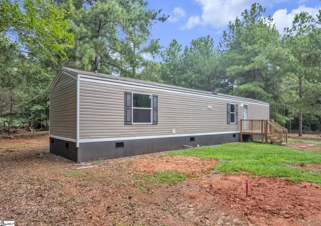 Photo 2 of Manufactured home for sale at 2344 S Hwy 221 Hwy, Laurens, SC 29360 | MLS# 1600969 | Listing updated on 2026-08-14