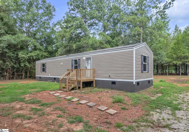 Photo 3 of Manufactured home for sale at 2344 S Hwy 221 Hwy, Laurens, SC 29360 | MLS# 1600969 | Listing updated on 2026-08-14