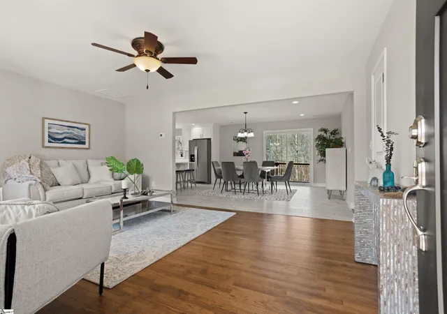 Photo 3 of Single family home for sale at 115 Pinetree Ln, Easley, SC 29640 | MLS# 1599210 | Listing updated on 2026-07-31