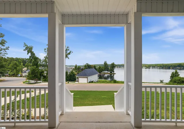 Photo 3 of Single family home for sale at 304 Portland Cir, Greenwood, SC 29649 | MLS# 1598385 | Listing updated on 2026-07-27