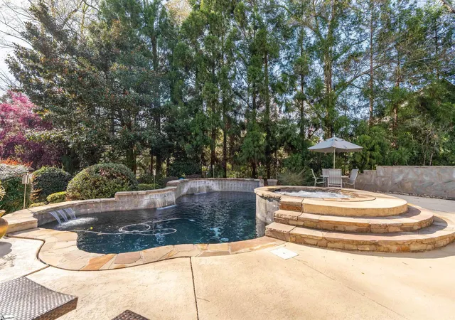 Photo 3 of Single family home for sale at 6 Bentford Ct, Simpsonville, SC 29681 | MLS# 1588503 | Listing updated on 2026-09-10