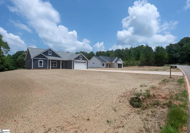 3rd image of 502 Hellams Rd, Gray Court, SC 29645 | MLS# 1593559