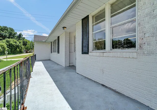 Photo 4 of Sale Pending at 601 Tindal Rd, Greenville, SC 29617 | MLS# 1601273 | Listing updated on 2026-09-04