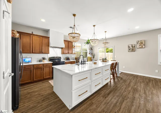 Photo 4 of Single family home for sale at 209 Marefair Ln, Simpsonville, SC 29680 | MLS# 1601501 | Listing updated on 2026-09-16