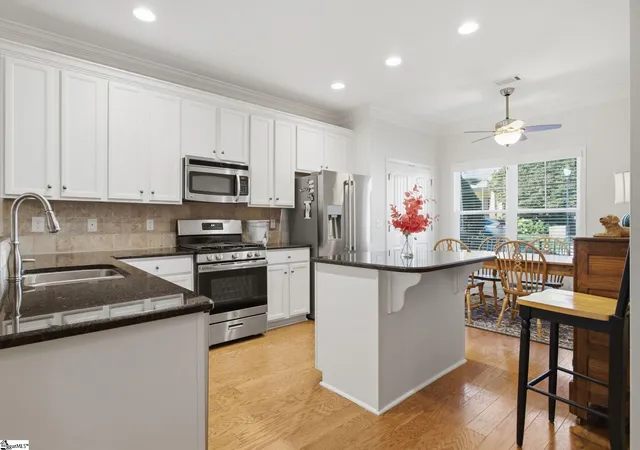 Photo 3 of Single family home for sale at 7 Wiscasset Way, Greenville, SC 29615 | MLS# 1602446 | Listing updated on 2026-09-02