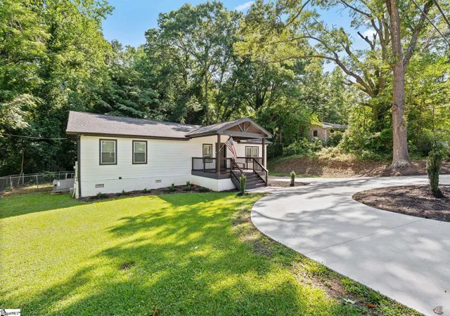 Photo 1 of Single family home for sale at 34 Pleasantdale Cir, Greenville, SC 29607 | MLS# 1601959 | Listing updated on 2026-09-16