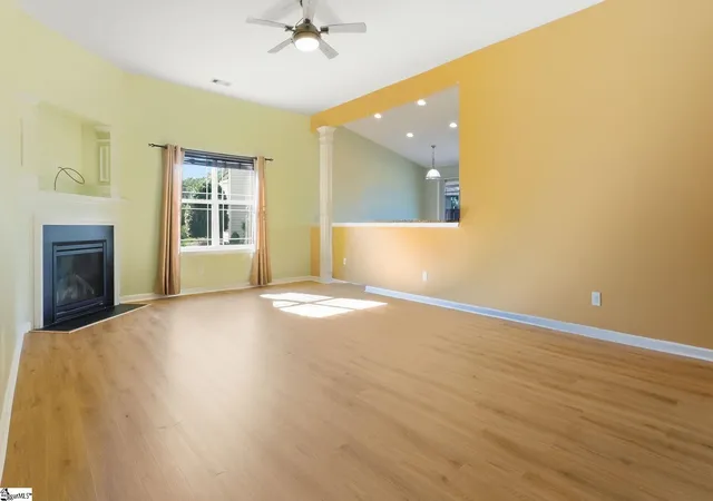 Photo 3 of Single family home for sale at 101 Portland Falls Dr, Simpsonville, SC 29680 | MLS# 1602309 | Listing updated on 2026-08-31