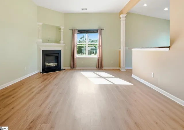Photo 3 of Single family home for sale at 101 Portland Falls Dr, Simpsonville, SC 29680 | MLS# 1602309 | Listing updated on 2026-08-31