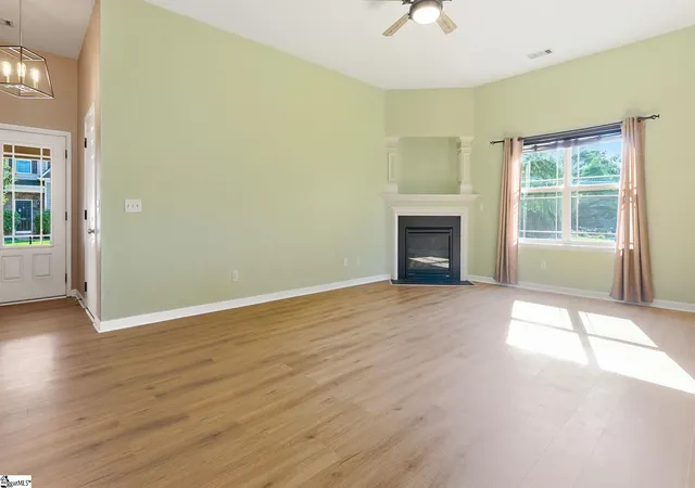 Photo 4 of Single family home for sale at 101 Portland Falls Dr, Simpsonville, SC 29680 | MLS# 1602309 | Listing updated on 2026-08-31