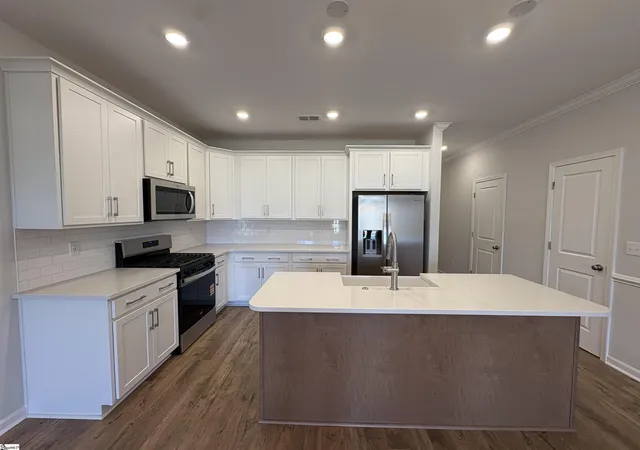 Photo 4 of Townhouse for sale at 227 Lewes Ave, Simpsonville, SC 29681 | MLS# 1570055 | Listing updated on 2026-10-23
