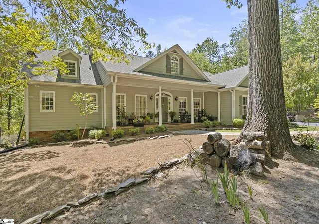 Photo 2 of Single family home for sale at 2222 Landrum Mill Rd, Campobello, SC 29322 | MLS# 1589437 | Listing updated on 2026-08-06
