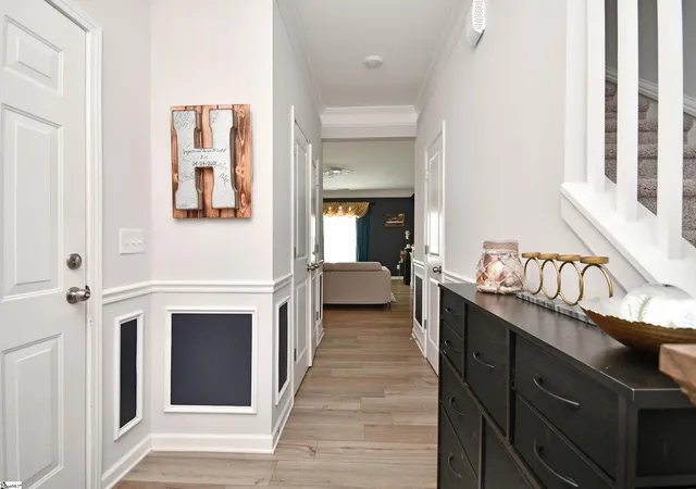Photo 3 of Single family home for sale at 200 Whittier St, Greenville, SC 29605 | MLS# 1589041 | Listing updated on 2026-08-17