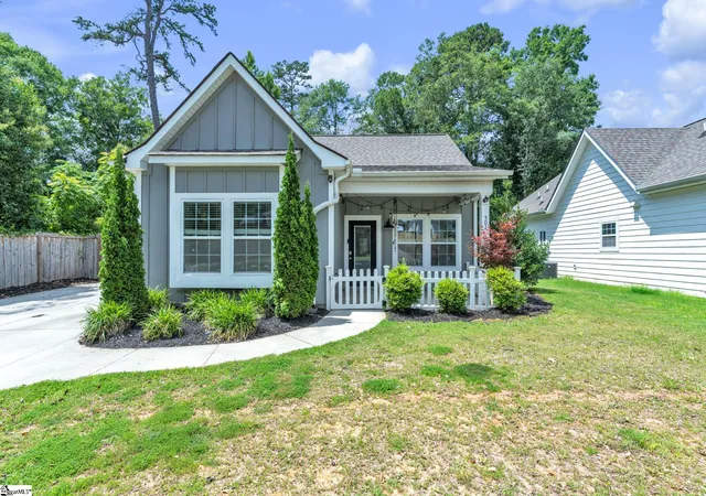 Homes for sale in Greenville, SC | 502 Prosperity Ave, Greenville, SC 29605 | MLS# 1597020