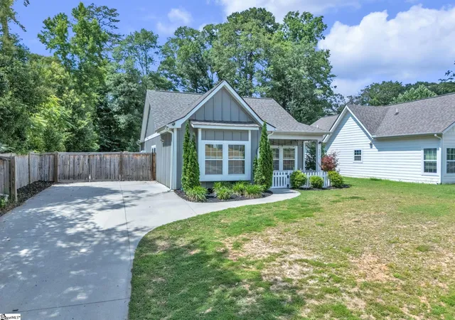 Homes for sale in Greenville, SC | 502 Prosperity Ave, Greenville, SC 29605 | MLS# 1597020
