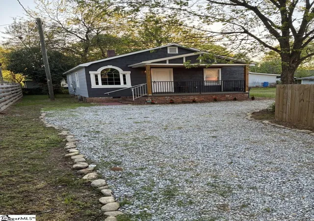 Photo 1 of Single family home for sale at 9 A Looper St, Greenville, SC 29611 | MLS# 1595432 | Listing updated on 2026-06-19