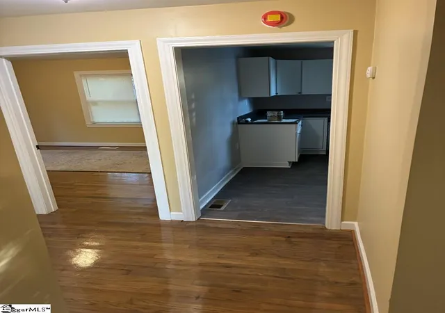 Photo 4 of Single family home for sale at 9 A Looper St, Greenville, SC 29611 | MLS# 1595432 | Listing updated on 2026-06-19