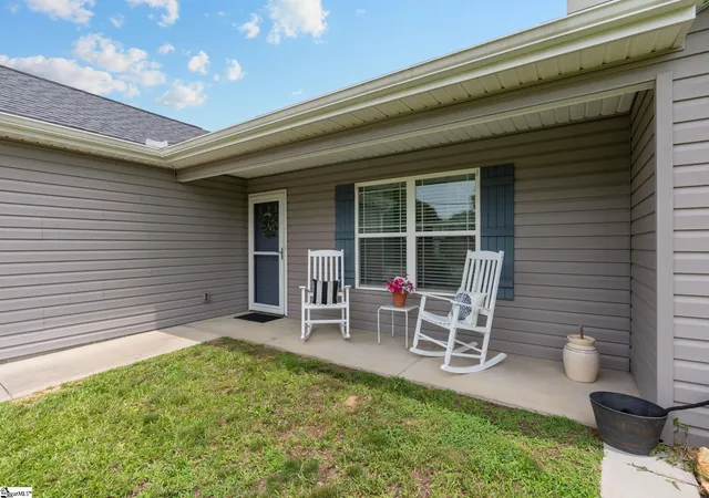 Homes for sale in Gray Court, SC | 7607 S Old Laurens Rd, Gray Court, SC 29645 | MLS# 1596011