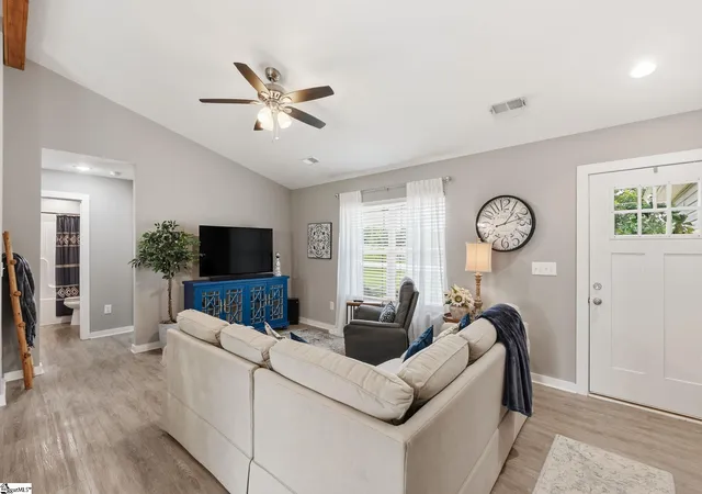 Homes for sale in Gray Court, SC | 7607 S Old Laurens Rd, Gray Court, SC 29645 | MLS# 1596011