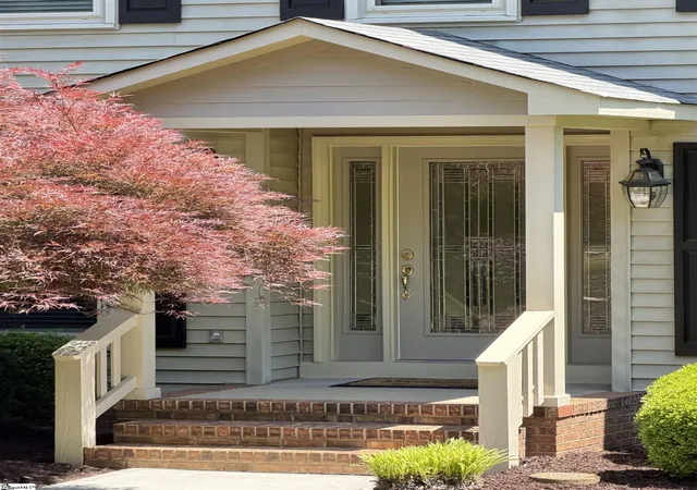 Photo 2 of Single family home for sale at 715 N Almond Dr, Simpsonville, SC 29681 | MLS# 1589873 | Listing updated on 2026-08-31