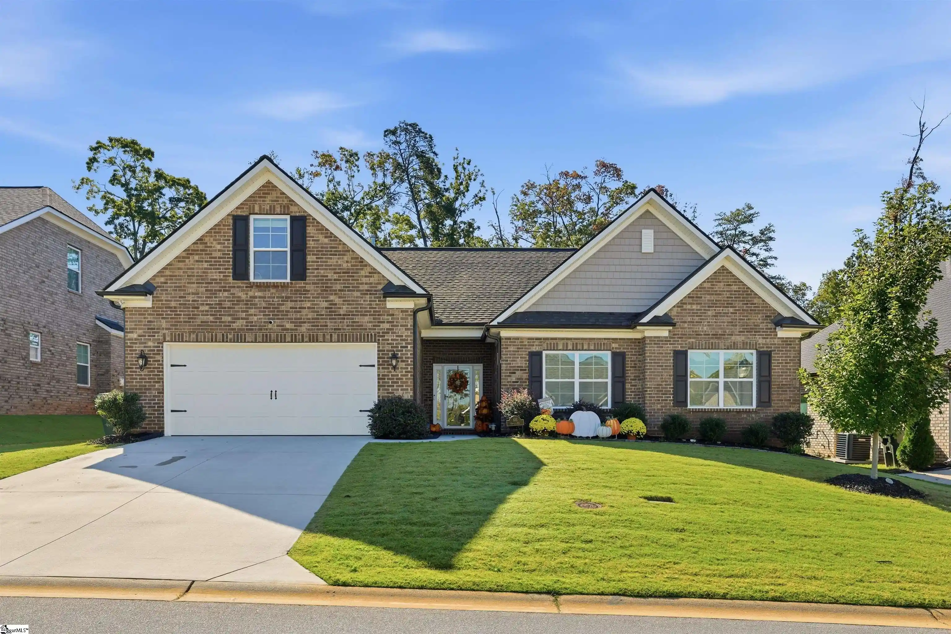 Photo 1 of Single family home for sale at 105 Oaktree Way, Taylors, SC 29687 | MLS# 1606797 | Listing updated on 2026-10-18