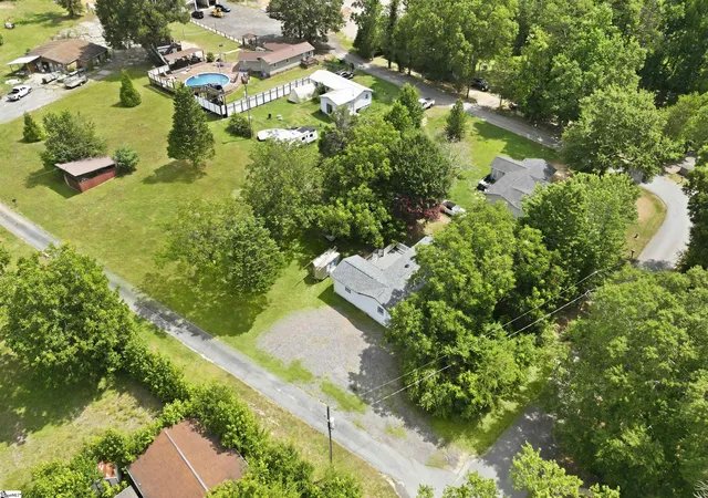 Photo 3 of Single family home for sale at 125 Old Lowe Ct, Spartanburg, SC 29303 | MLS# 1597988 | Listing updated on 2026-07-22