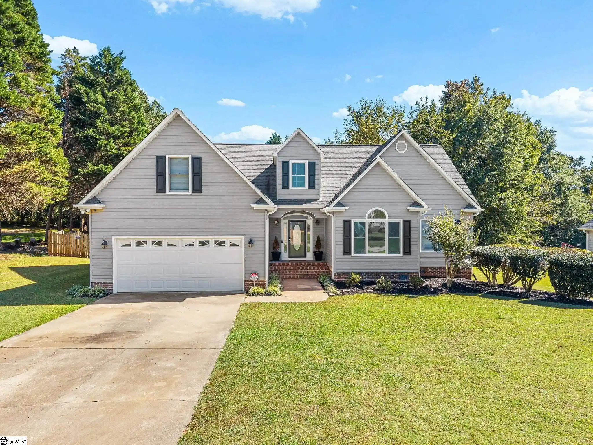 Photo 1 of Single family home for sale at 3 Brooke Lee Cir, Taylors, SC 29687 | MLS# 1607253 | Listing updated on 2026-10-21