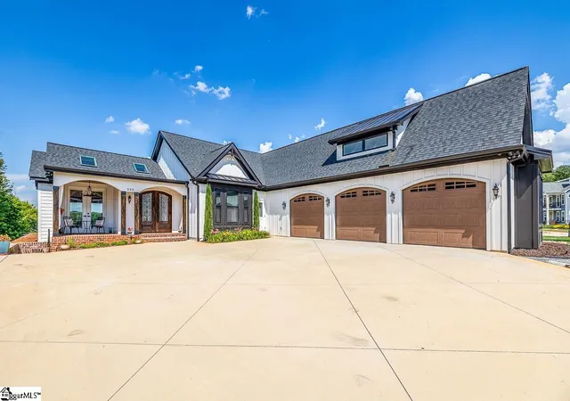 Photo 2 of Single family home for sale at 529 Coolwater Dr, Taylors, SC 29687 | MLS# 1595867 | Listing updated on 2026-09-21