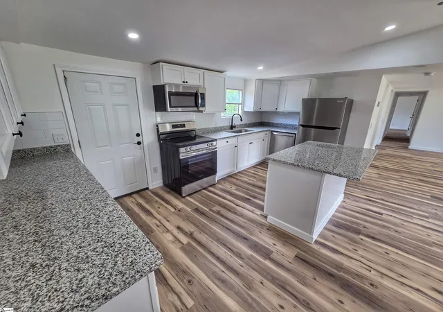 Photo 3 of Manufactured home for sale at 217 Angells Dr, Woodruff, SC 29388 | MLS# 1590464 | Listing updated on 2026-06-04