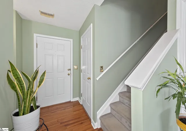 Photo 3 of Sale Pending at 108 Acacia Dr, Simpsonville, SC 29681 | MLS# 1572517 | Listing updated on 2025-10-24