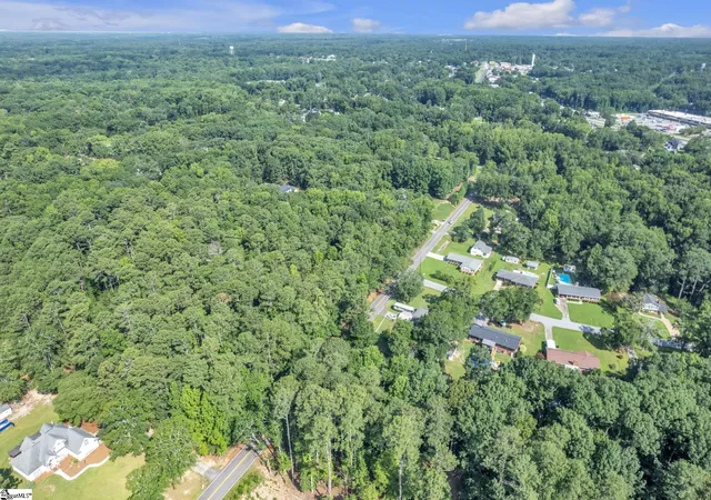 2nd image of 203 Guthrie Rd, Belton, SC 29627
