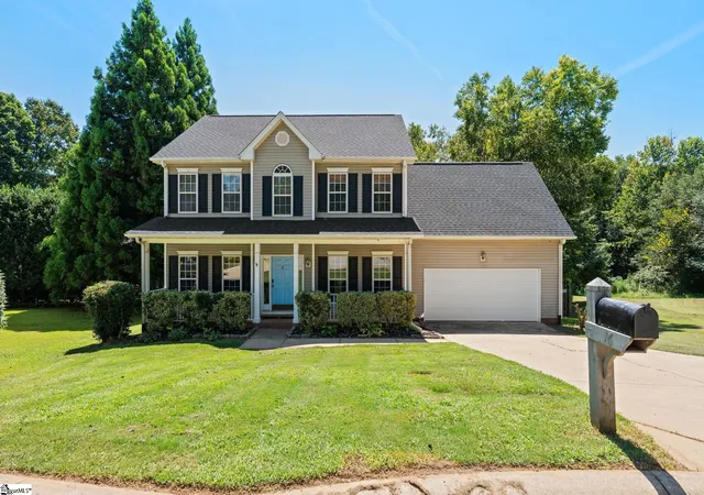 Photo 4 of Single family home for sale at 16 Bittercrest Ct, Simpsonville, SC 29680 | MLS# 1602287 | Listing updated on 2026-08-28