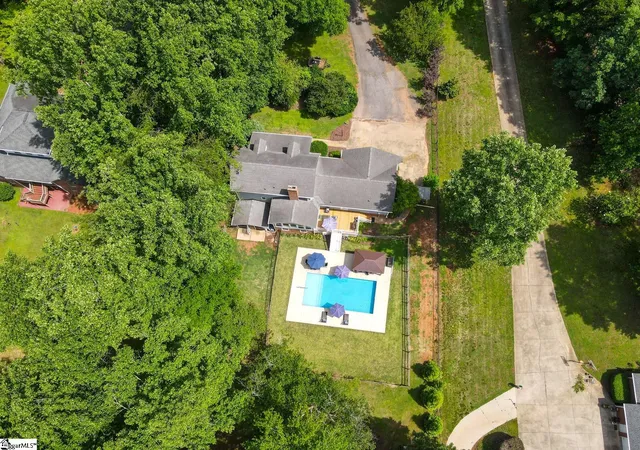 Photo 3 of Single family home for sale at 102 Hickory Hollow Dr, Inman, SC 29349 | MLS# 1598691 | Listing updated on 2026-09-16