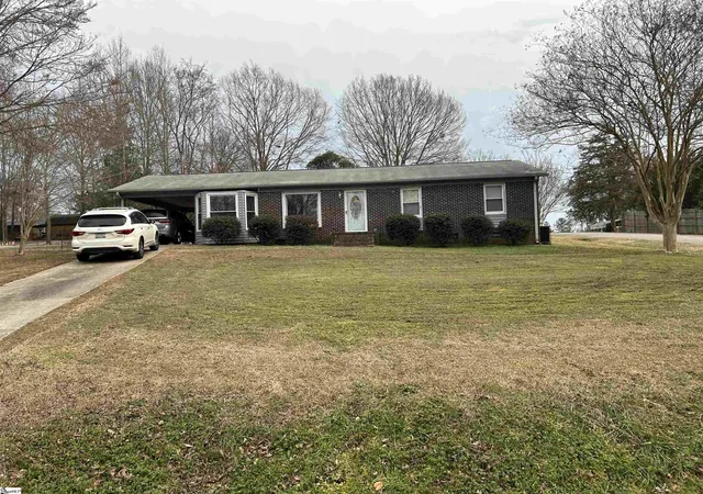 Homes for sale in Clinton, SC | 183 Randall Dr, Clinton, SC 29325 | MLS# 1597270