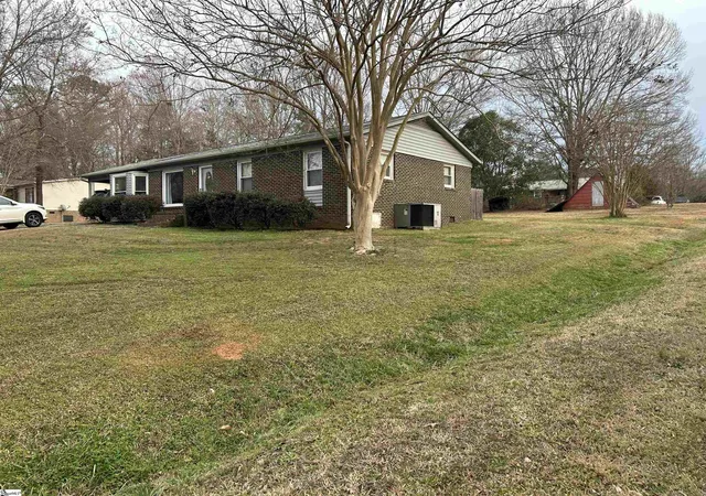 Homes for sale in Clinton, SC | 183 Randall Dr, Clinton, SC 29325 | MLS# 1597270