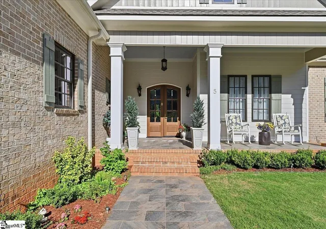 Photo 4 of Single family home for sale at 5 French Country Pl, Greenville, SC 29609 | MLS# 1596941 | Listing updated on 2026-07-07