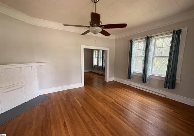 4th image of 210 W Maple St, Clinton, SC 29325 | MLS# 1599700