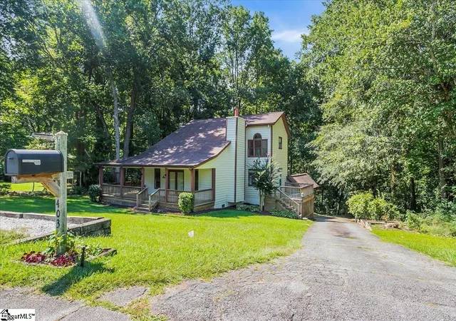 Homes for sale in Easley, SC | 403 Park West Cir, Easley, SC 29642 | MLS# 1568180