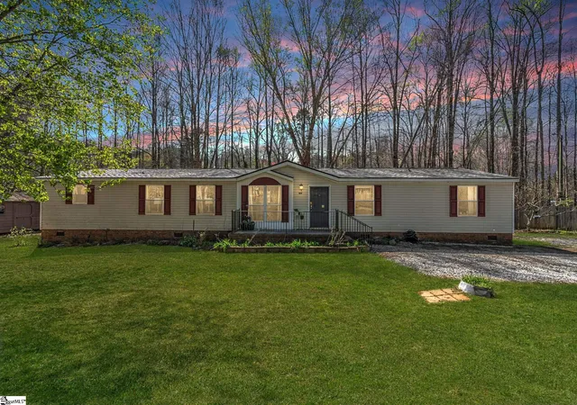 Photo 1 of Manufactured home for sale at 109 Lakeside Dr, Taylors, SC 29687 | MLS# 1585435 | Listing updated on 2026-08-21