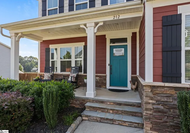 Photo 2 of Single family home for sale at 212 Edwin Ellis Dr, Greer, SC 29651 | MLS# 1602124 | Listing updated on 2026-08-27