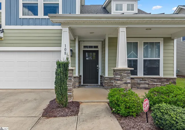 Photo 4 of Sale Pending at 108 Parkland Dr, Greenville, SC 29607 | MLS# 1580883 | Listing updated on 2026-08-31