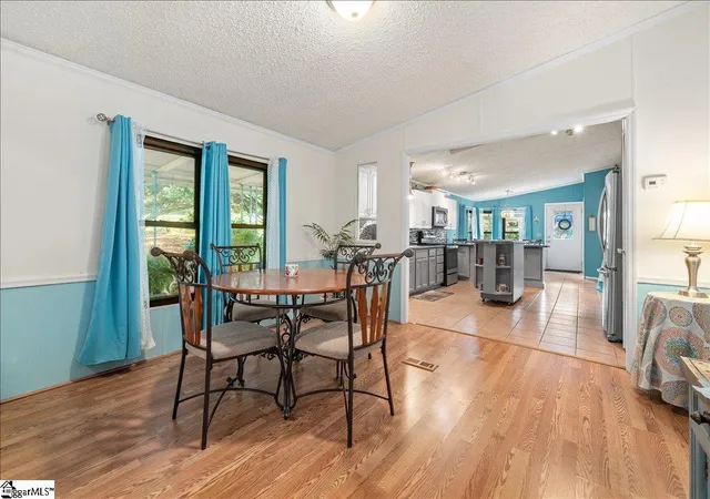 Homes for sale in Seneca, SC | 414 South Cove Rd, Seneca, SC 29672 | MLS# 1596976