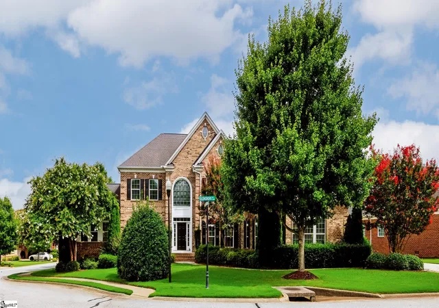 Photo 1 of Single family home for sale at 1 Glengrove Dr, Simpsonville, SC 29681 | MLS# 1598623 | Listing updated on 2026-09-17