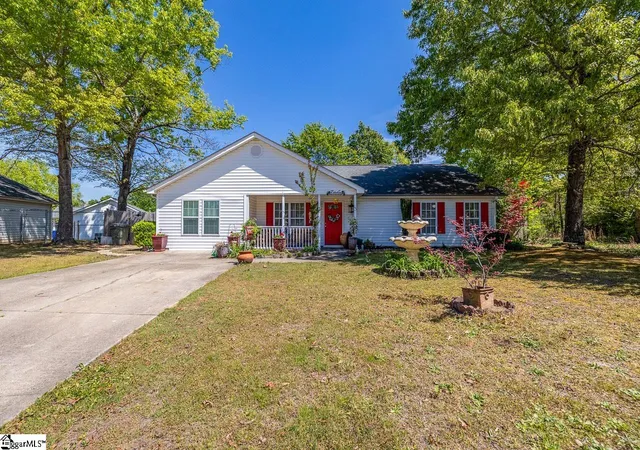 2nd image of 3 Winter Pl, Fountain Inn, SC 29644 | MLS# 1587893