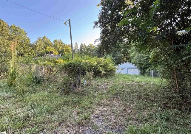 Photo 2 of Sale Pending at 6032 Old Milton Rd, Clinton, SC 29325 | MLS# 1602482 | Listing updated on 2026-09-15